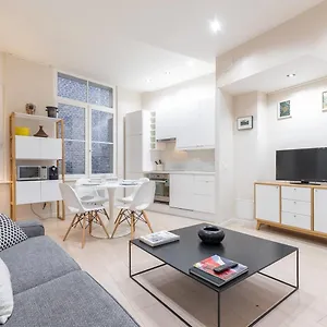  Appartement Old - Superb 2 Bedrooms. Frankrijk